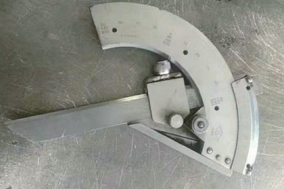角度器